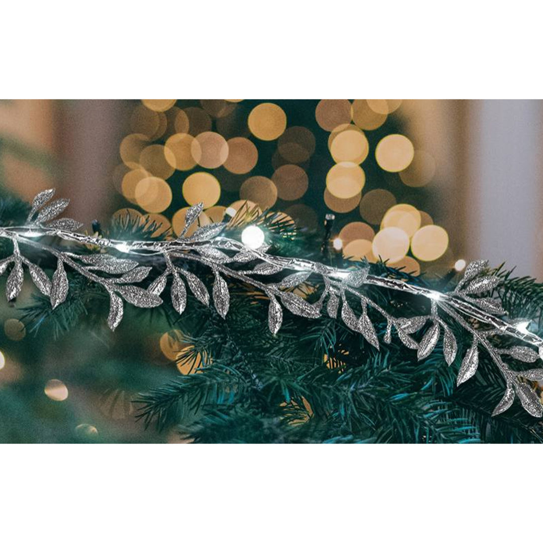 Ghirlanda decorativa a LED ML52SZ 1,8m foglie argento bianco freddo alimentazione luce 3x AA