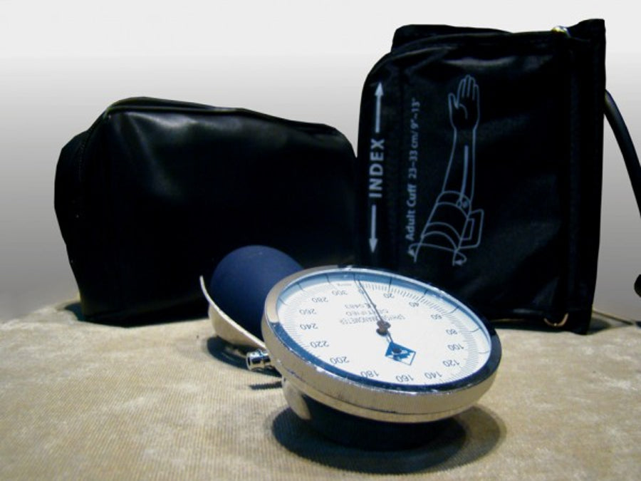 Misuratore di pressione manometro manuale con stetoscopio Gess Optimum