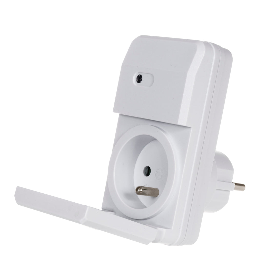 Presa di corrente controllata da telecomando esterno Maclean Energy MCE158