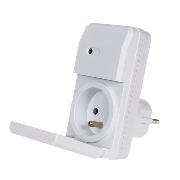 Presa di corrente controllata da telecomando esterno Maclean Energy MCE158