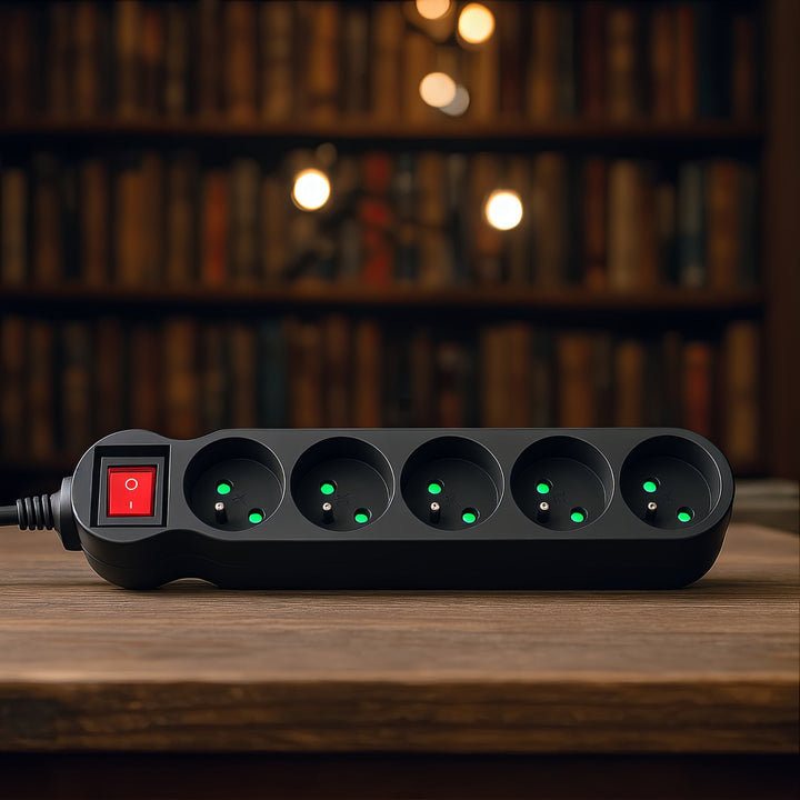 Ciabatta elettrica Maclean Energy MCE183 Cavo di prolunga a 5 prese con interruttore