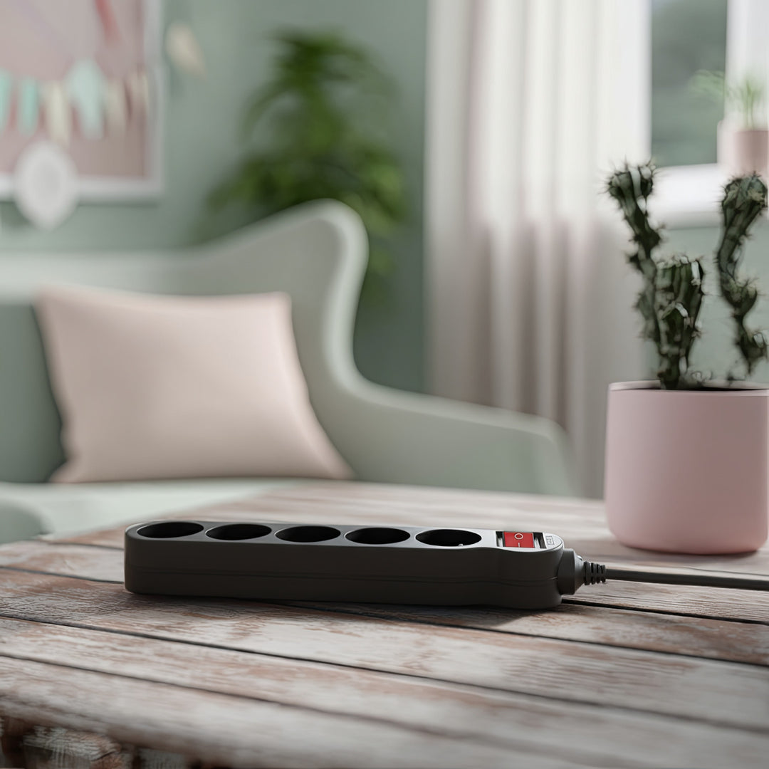 Ciabatta elettrica Maclean Energy MCE183 Cavo di prolunga a 5 prese con interruttore