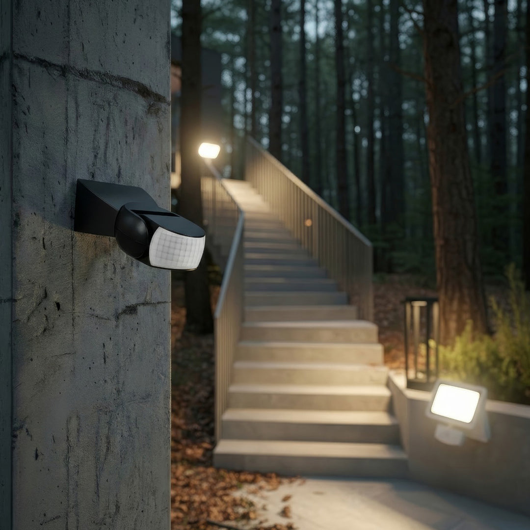 Rilevatore di movimento a infrarossi PIR moderno Maclean Energy MCE201B gamma 12m nero IP65