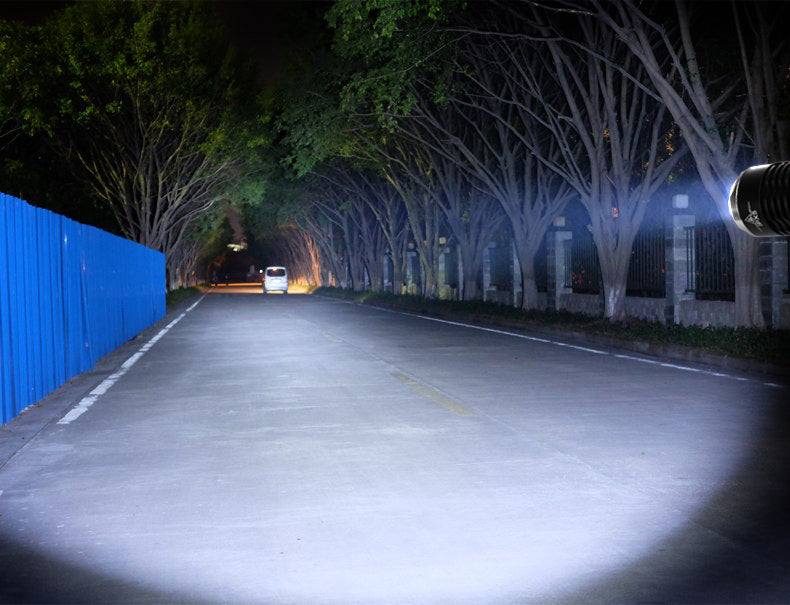 Torcia per bicicletta LED Cree 800 lumen Maclean Energy MCE220