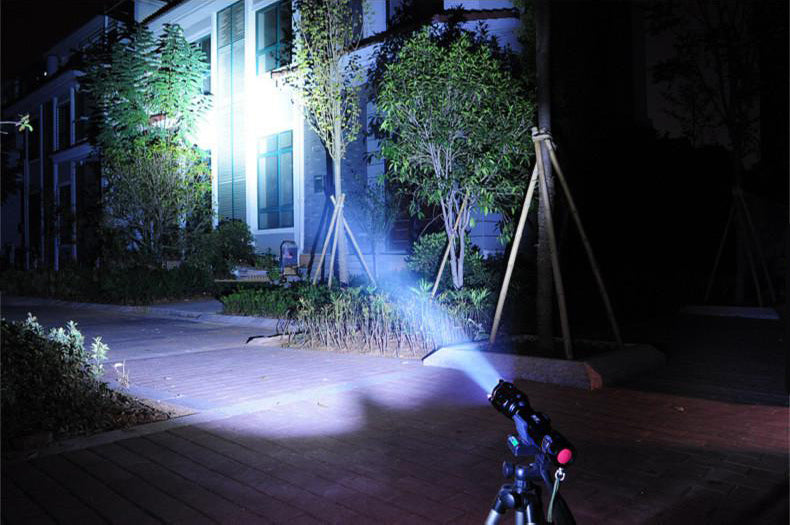 Torcia per bicicletta LED Cree 800 lumen Maclean Energy MCE220