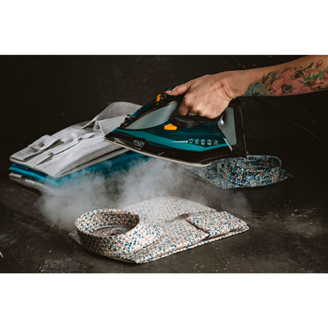Ferro da stiro multifunzione con piedino in ceramica 3000W Adler AD 5032