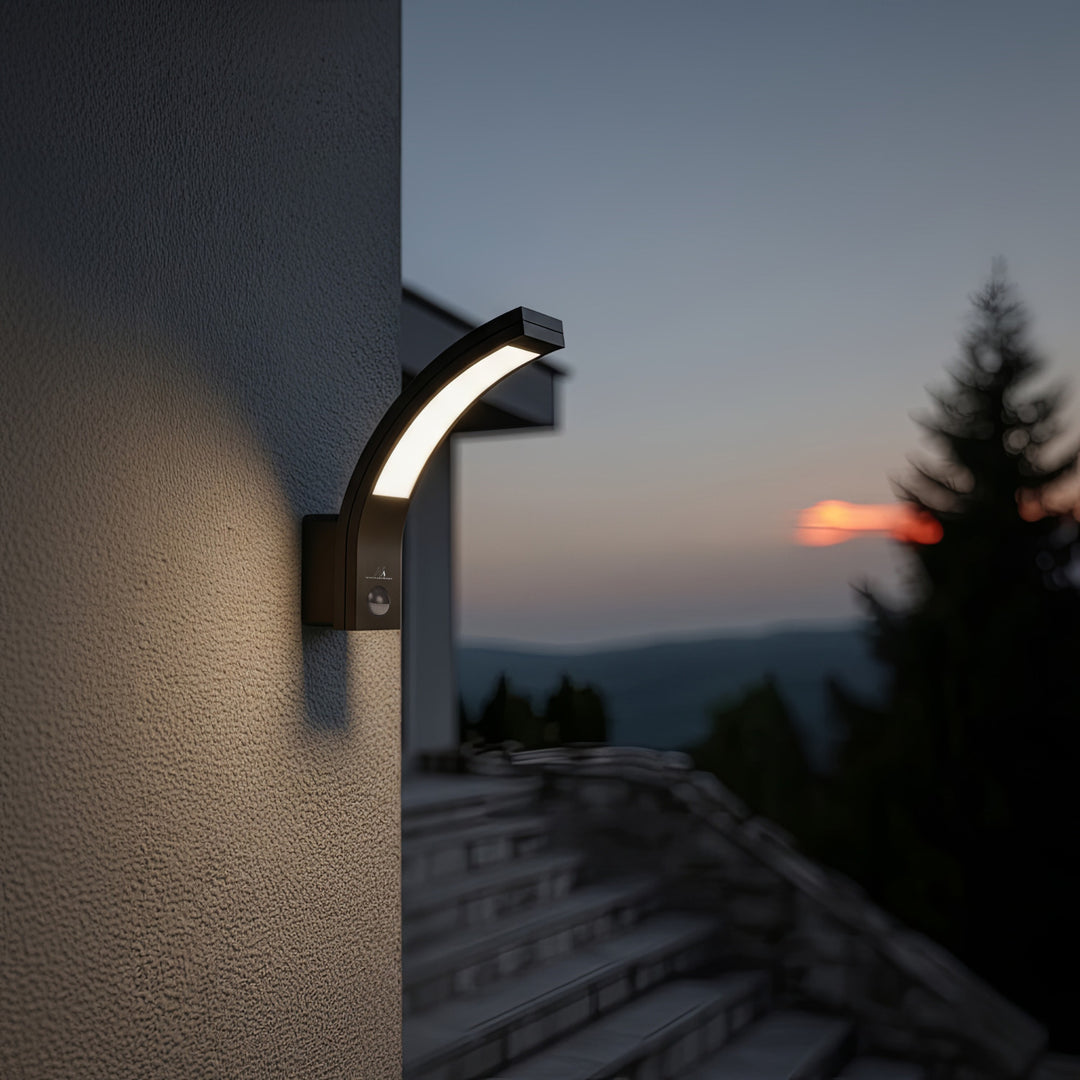 Lampada a LED con sensore di movimento a infrarossi MCE244 750lm 10W IP54 Maclean Energy