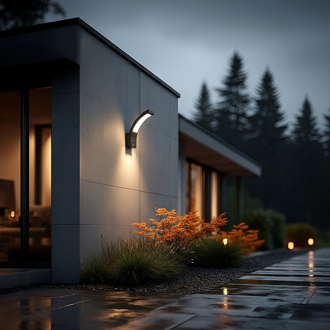 Lampada a LED con sensore di movimento a infrarossi MCE244 750lm 10W IP54 Maclean Energy