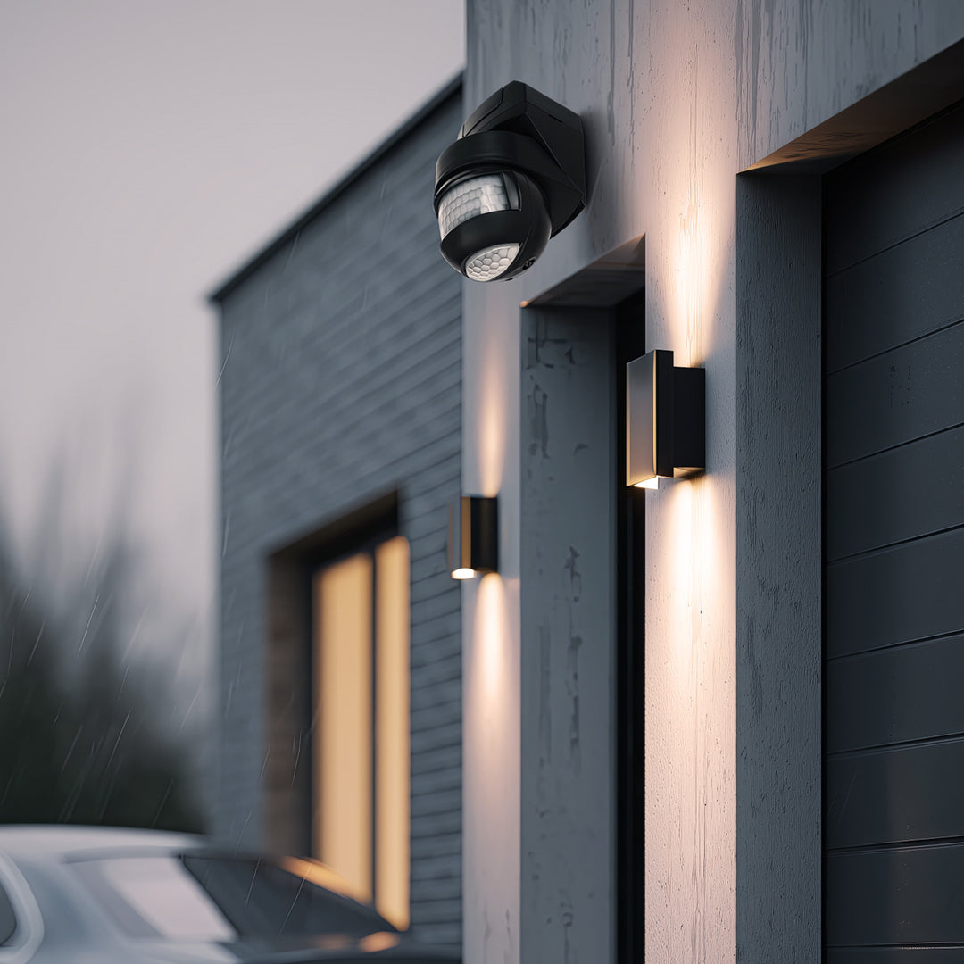 Sensore di movimento crepuscolare a parete 180 ° + 360 ° 2000W Maclean Energy MCE295 nero