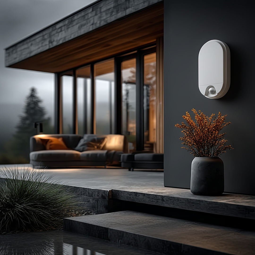 Lampada LED con sensore di movimento a infrarossi MCE340 W 1100lm 15W IP54 Maclean Energy bianco, bianco naturale (4000K)