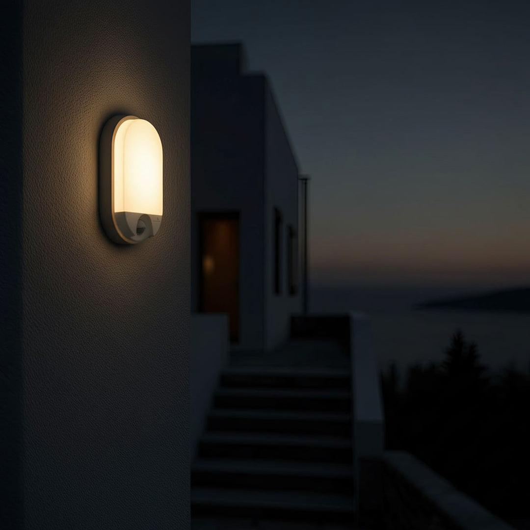 Lampada LED con sensore di movimento a infrarossi MCE340 W 1100lm 15W IP54 Maclean Energy bianco, bianco naturale (4000K)