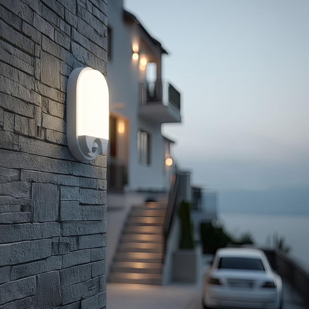 Lampada LED con sensore di movimento a infrarossi MCE340 W 1100lm 15W IP54 Maclean Energy bianco, bianco naturale (4000K)