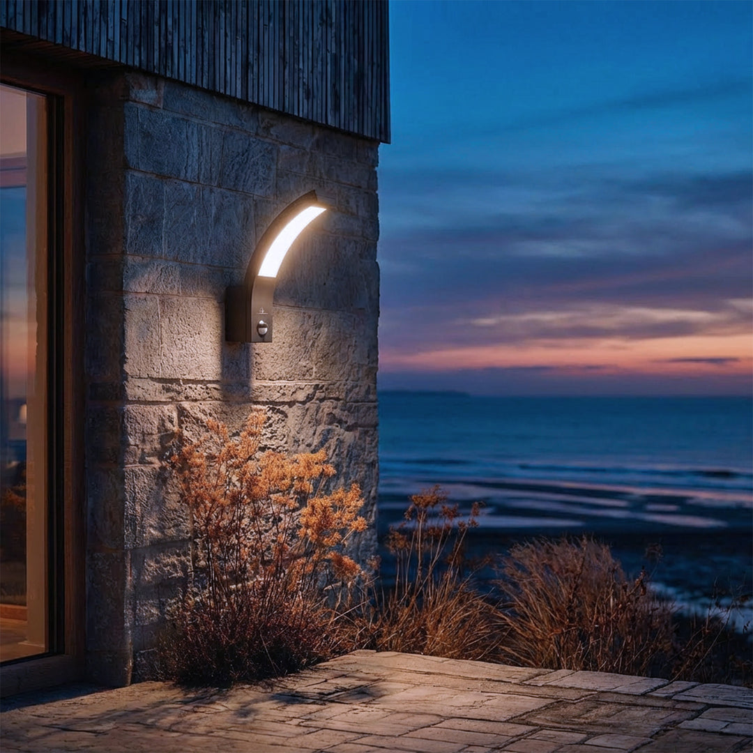 Lampada LED con sensore di movimento Maclean, sensore di movimento PIR, nero, 10W, IP54, 750lm, bianco neutro (4000K) MCE244 B