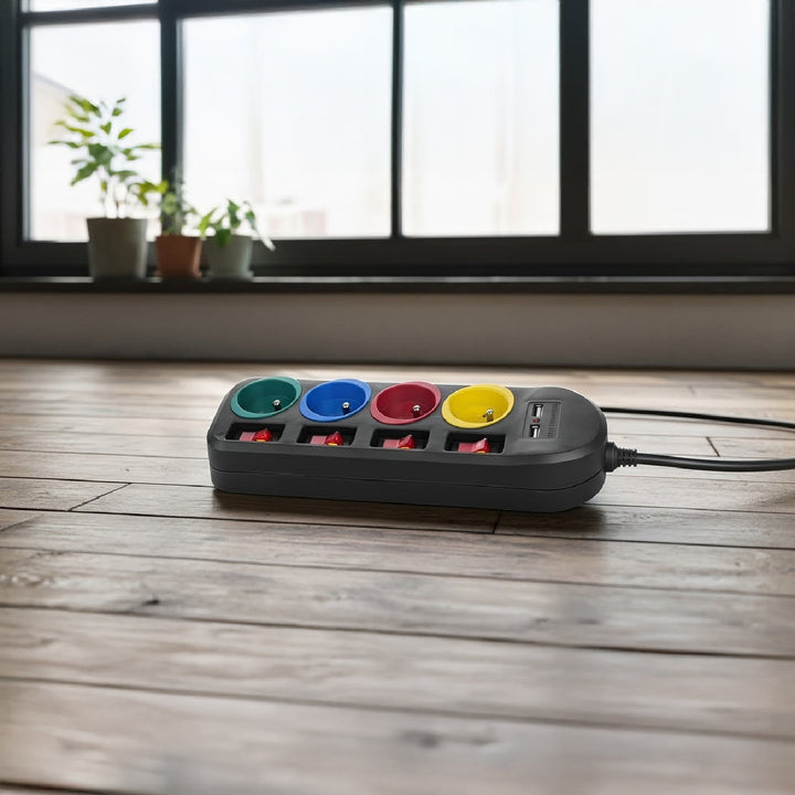 Ciabatta elettrica Maclean, cavo di prolunga a 4 prese + 2xUSB, con interruttori, 250VAC/10A, 2,1A 5V, 1,5m, nero, MCE229 B