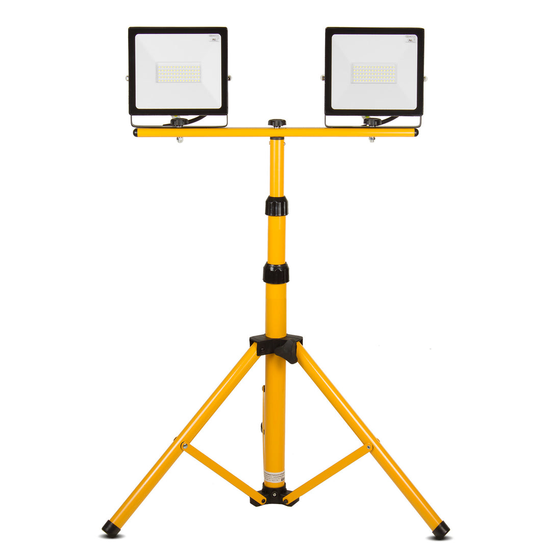 2× Alogena bianca neutra 4000 lm 50 W + treppiede + 5 m di cavo.