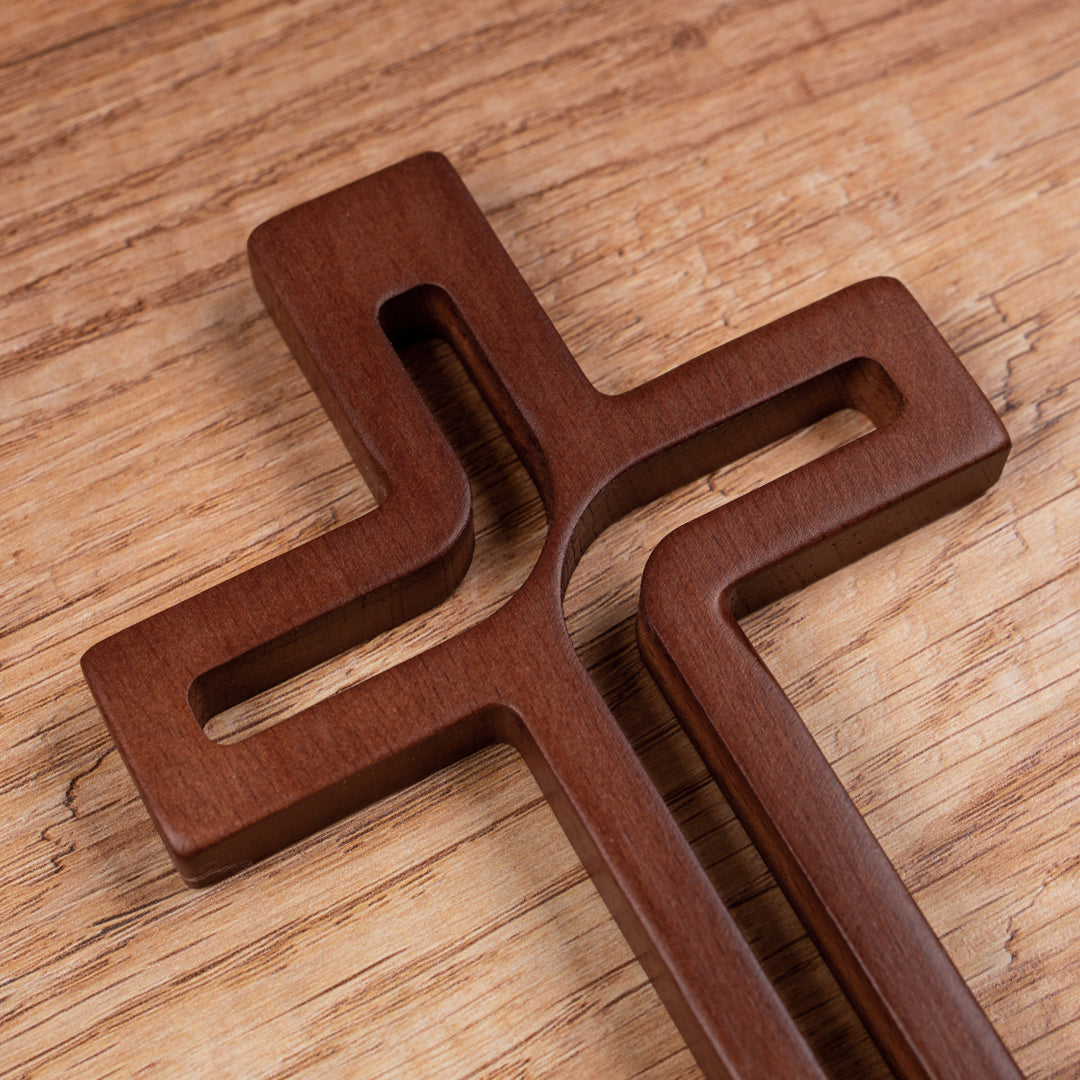 Croce moderna in legno, colore marrone 25x16x1,6 cm