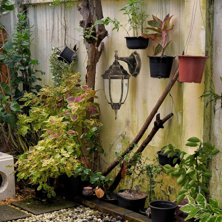 Rabalux Nizza 8451 oro antico E27 60W IP43 lampada da parete. Perfetta per il giardino, la terrazza e non solo.