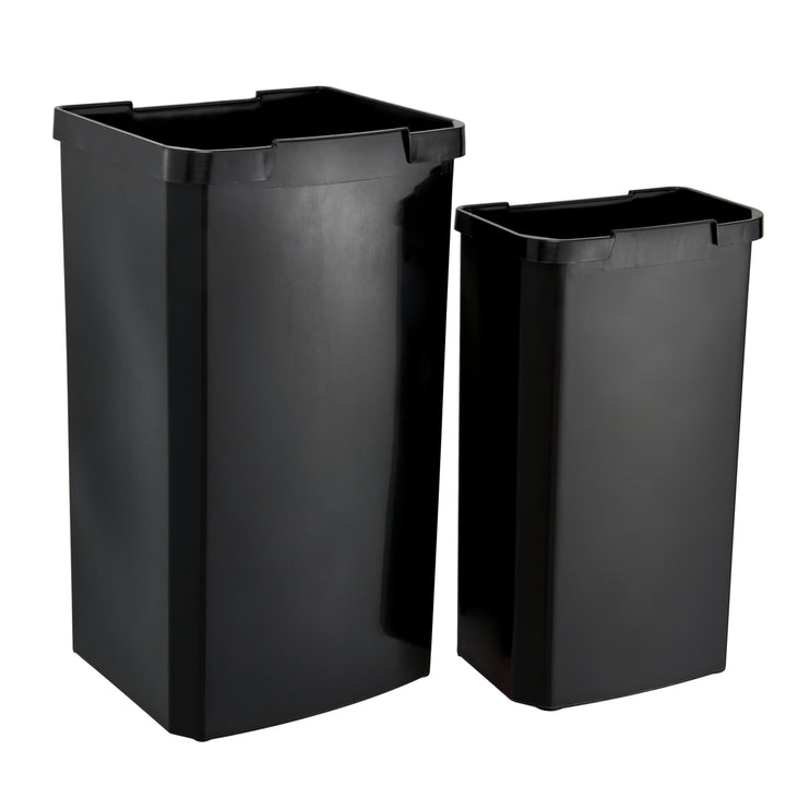 Pattumiera a pedale Keeper Gunnar con capacità di 7 L + 15 L in argento, realizzato in plastica di alta qualità. Adatto, tra l'altro, per la raccolta differenziata dei rifiuti in casa e in ufficio.