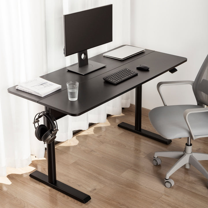 Scrivania con piano 140x68cm Ergo Office, molla a gas, regolabile in altezza, per lavorare in piedi e seduti, altezza massima 115cm, ER-453