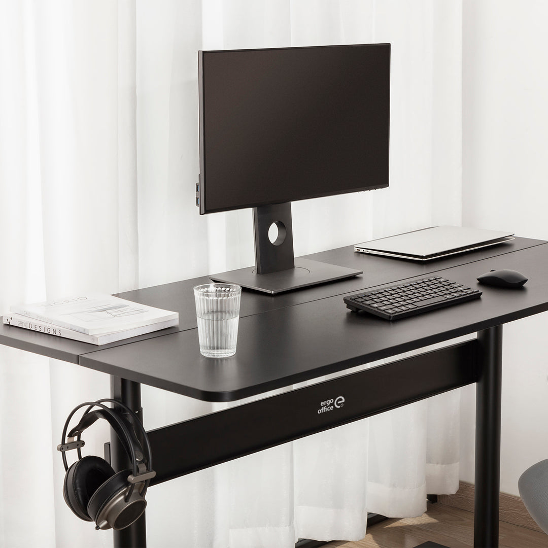 Scrivania con piano 140x68cm Ergo Office, molla a gas, regolabile in altezza, per lavorare in piedi e seduti, altezza massima 115cm, ER-453