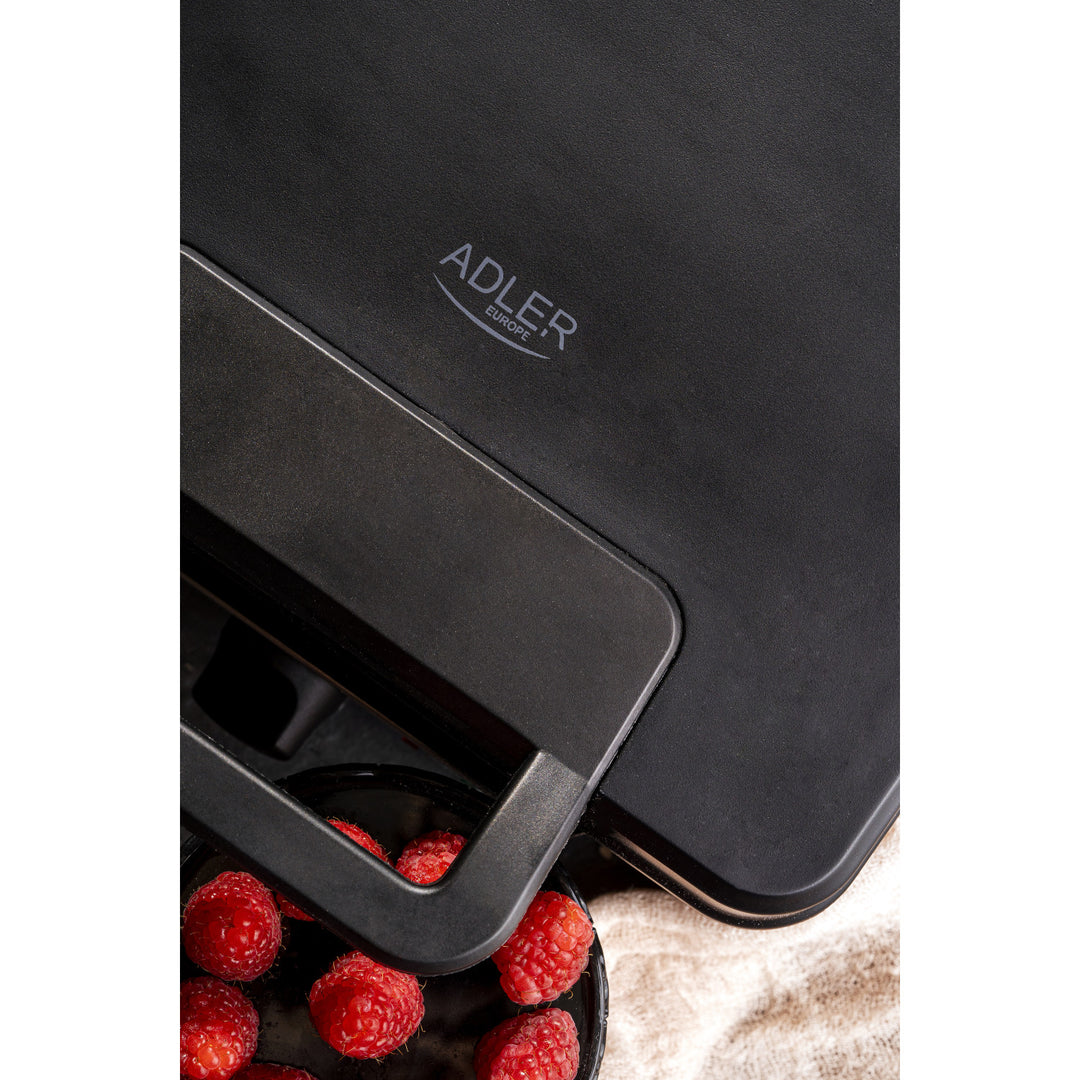 Macchina per waffle Adler, per 4 waffle, controllo della temperatura, 1800W, AD 3049