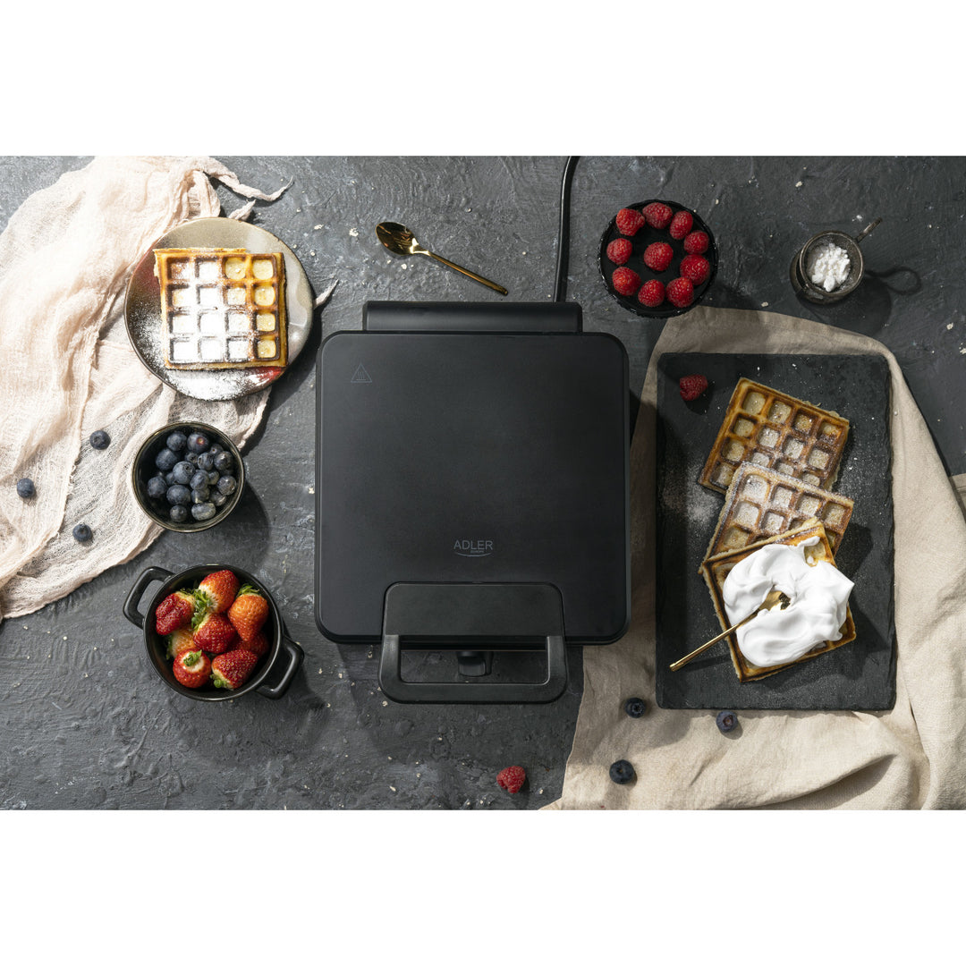 Macchina per waffle Adler, per 4 waffle, controllo della temperatura, 1800W, AD 3049