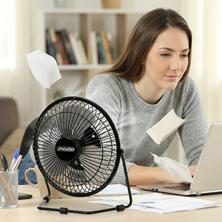 Ventilatore da scrivania Mesko, diametro 15 cm, alimentazione USB, oscillazione verticale, MS 7322