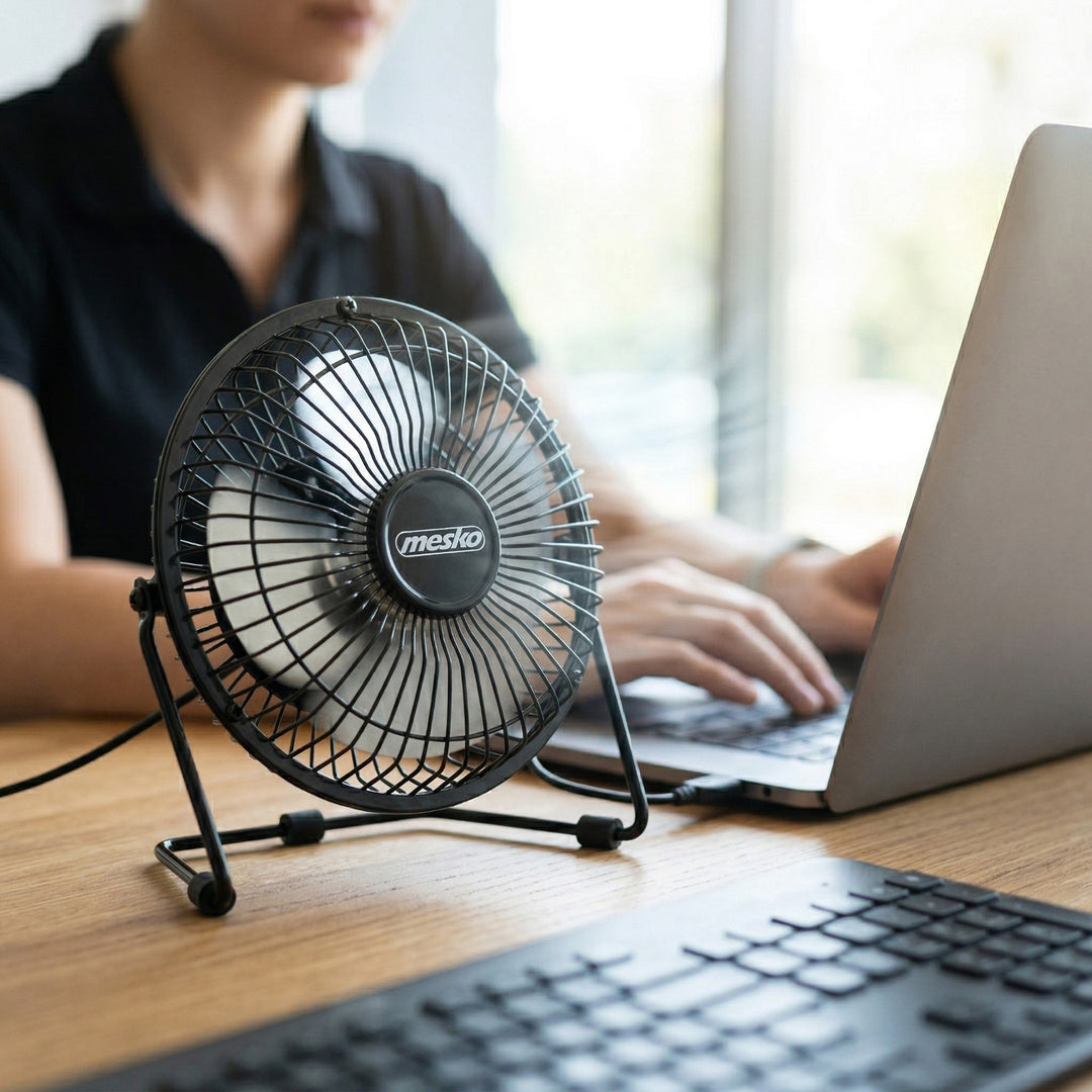 Ventilatore da scrivania Mesko, diametro 15 cm, alimentazione USB, oscillazione verticale, MS 7322