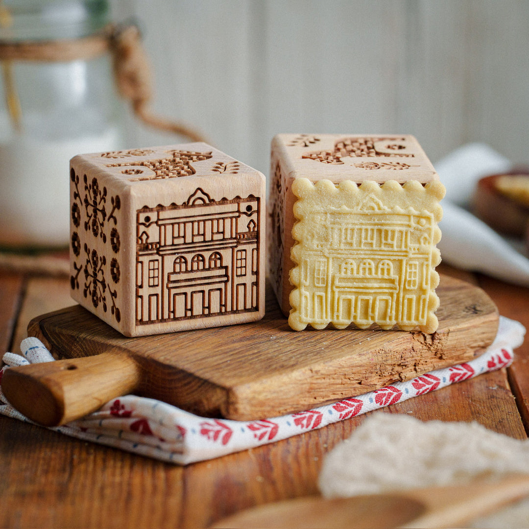 Cubo per dolci inciso Starmann, 6 cm, legno di faggio, 6 disegni, stile scandinavo