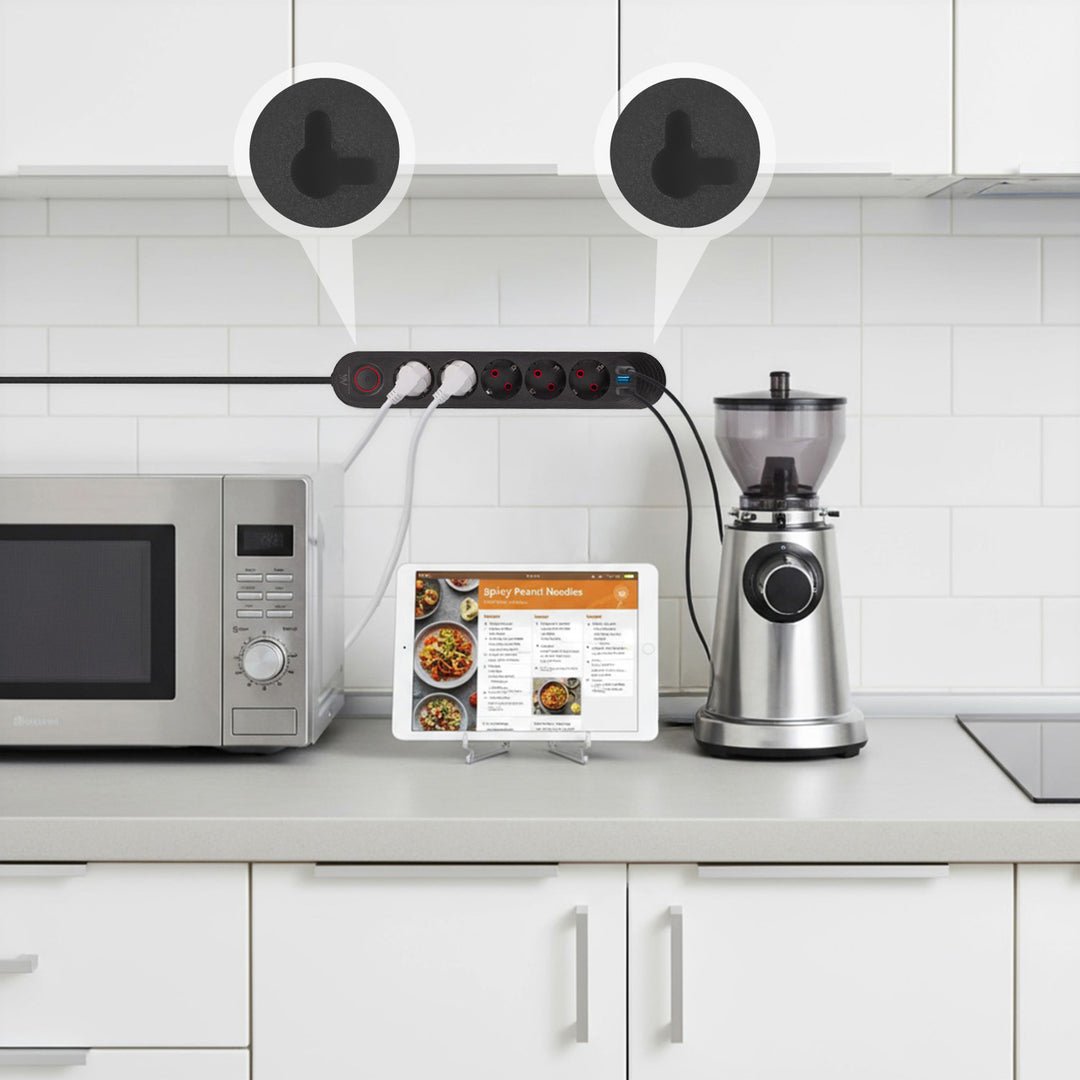 Ciabatta elettrica Maclean, cavo di prolunga a 5 prese + 3xUSB, 110-240V AC 50/60Hz, 2,1A max 2500W, 1,5m, nero, MCE395 B