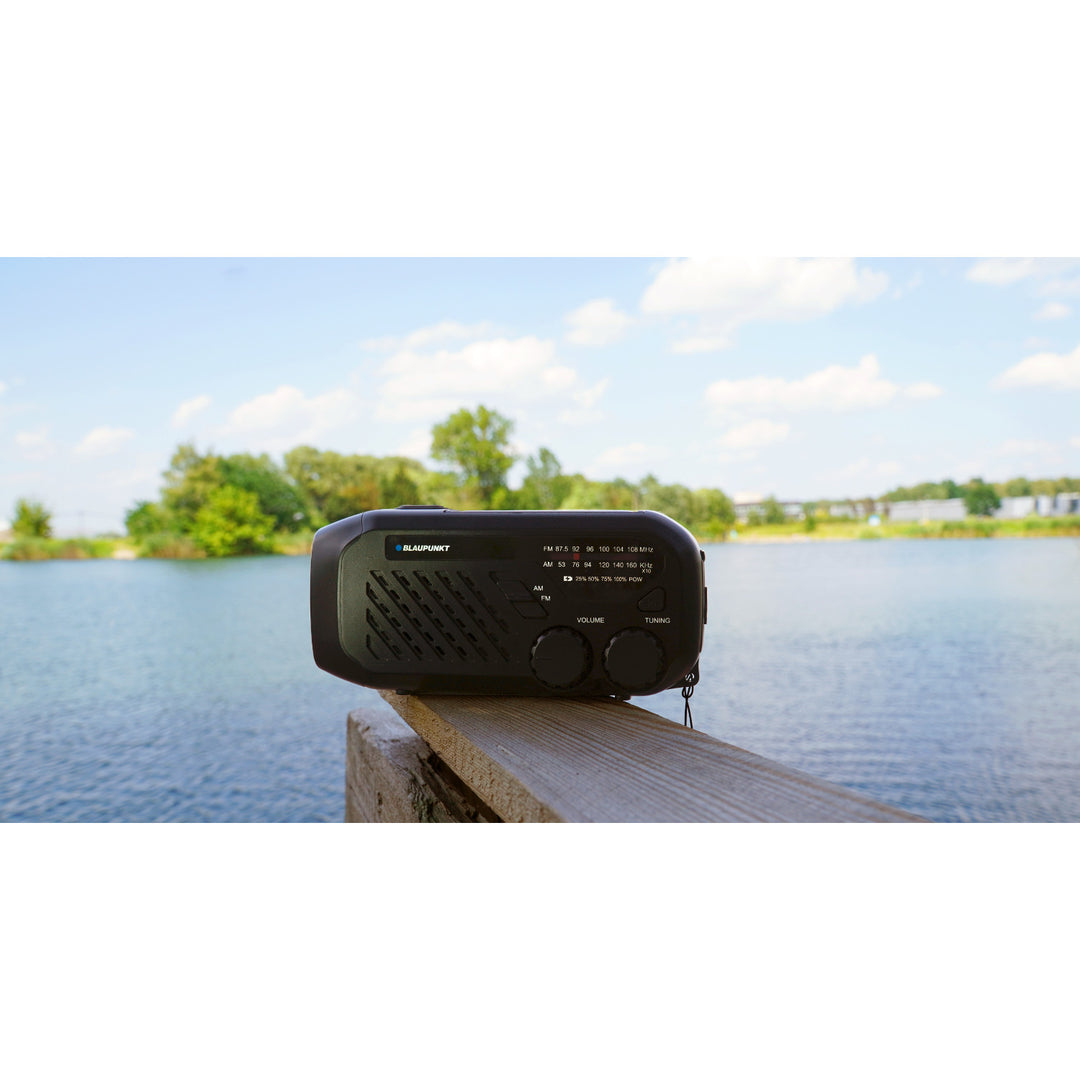 Radio Blaupunkt a rete/batteria, torcia LED, indicazione SOS, antenna, ER10