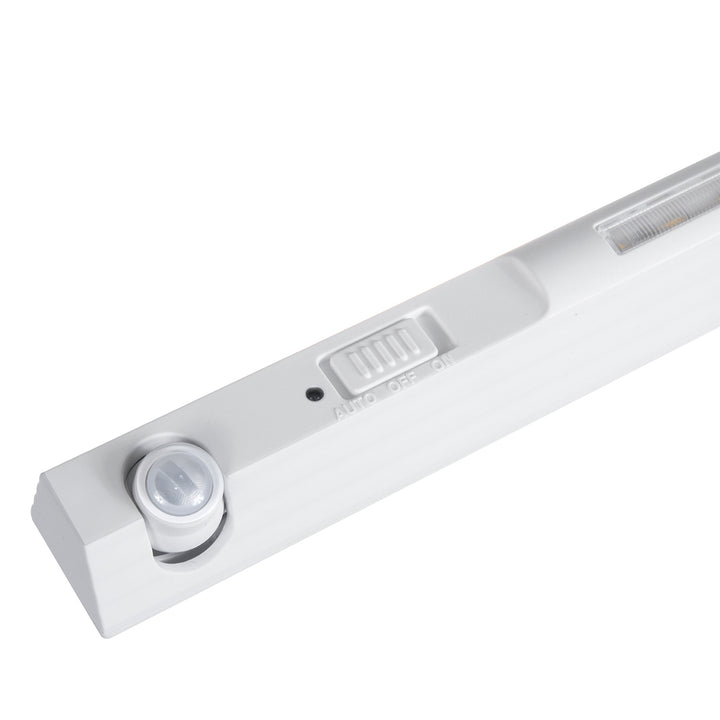 Lampada LED Maclean, con sensore mobile, gancio, ON/OFF/AUTO, temp. 4000K, portata 3m, MCE235 + 3x batterie alcaline AAA Varta Industrial