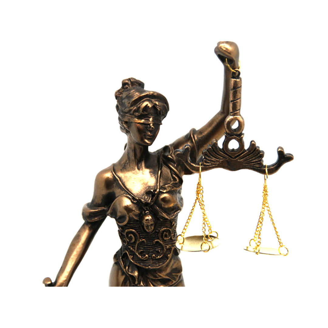 Statuetta di Temida con bilancia e spada, scultura giuridica in bronzo, Regina Isabella