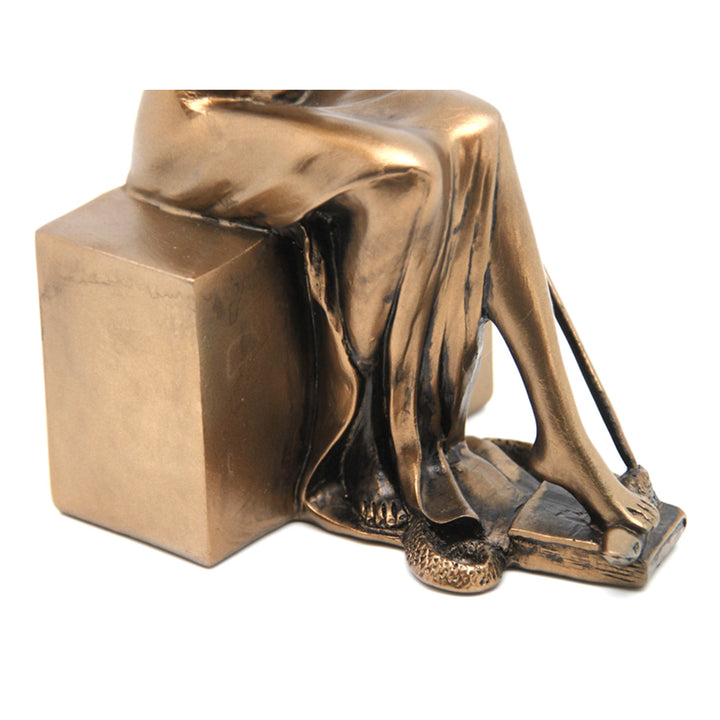 Statuette di Themis con bilancia e spada, poggia libri, Regina Isabella, 2 pezzi