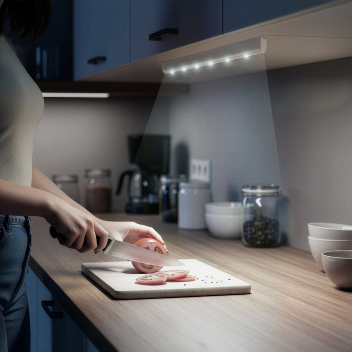 Lampada da cucina Maclean 6LED sottopensile, oblunga, con sensore di movimento, 5xAA, MCE123 + 5x batteria alcalina AAA Varta Industrial