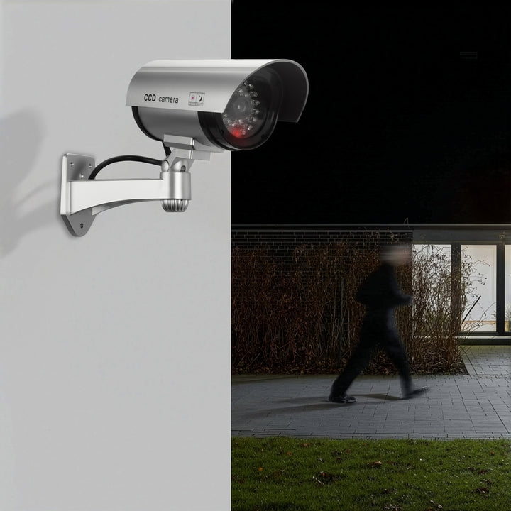 Telecamera fittizia con LED lampeggiante IR1100 S IR esterno + 2x batterie Varta Industrial AA