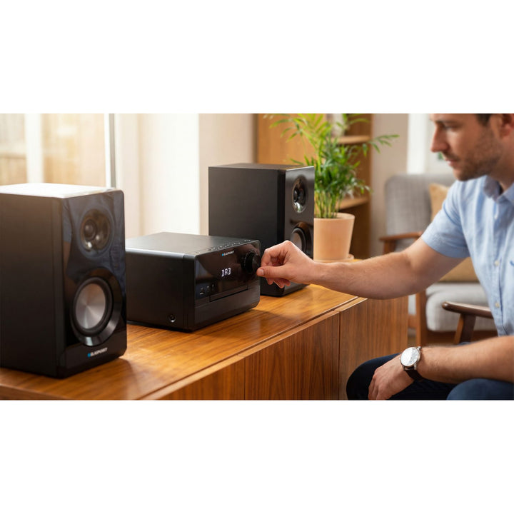 Microtorre Blaupunkt, potenza 100 W RMS, sintonizzatore DAB+, display LED, radio FM, antenna telescopica inclusa, connettore HDMI ARC, CD/MP3/USB/BT, orologio con funzione sveglia, MS49DAB