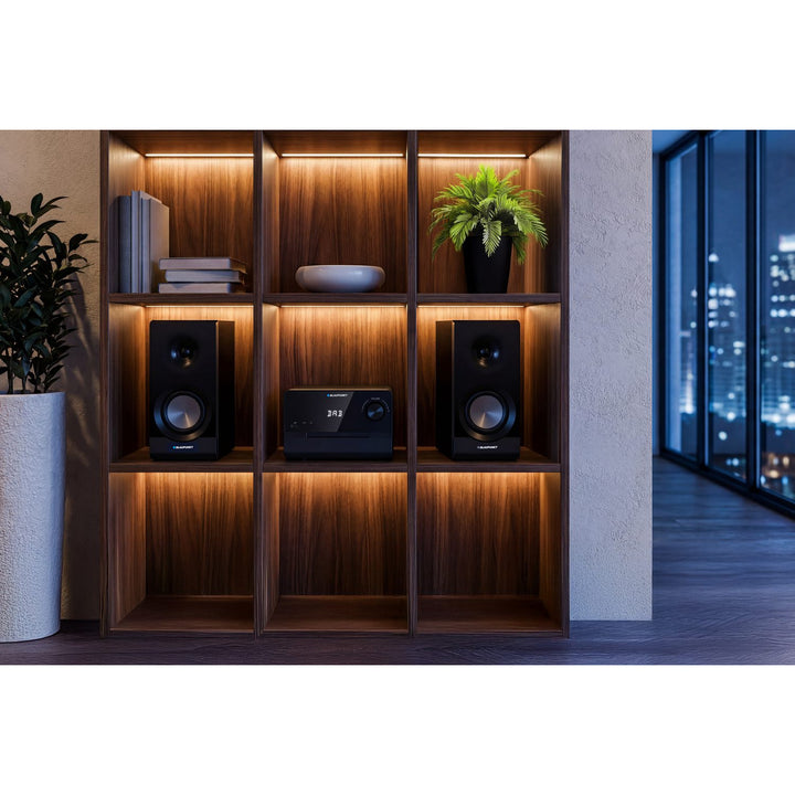 Microtorre Blaupunkt, potenza 100 W RMS, sintonizzatore DAB+, display LED, radio FM, antenna telescopica inclusa, connettore HDMI ARC, CD/MP3/USB/BT, orologio con funzione sveglia, MS49DAB