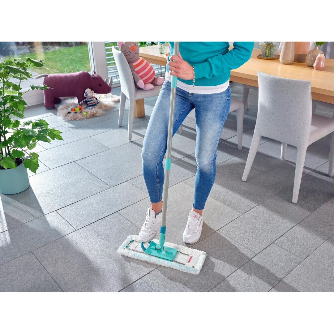 Set Profi Leifheit, mop e secchio con rotelle, strizzatura con il piede, facile da svuotare, capacità 8 L, panno Micro duo, 55096