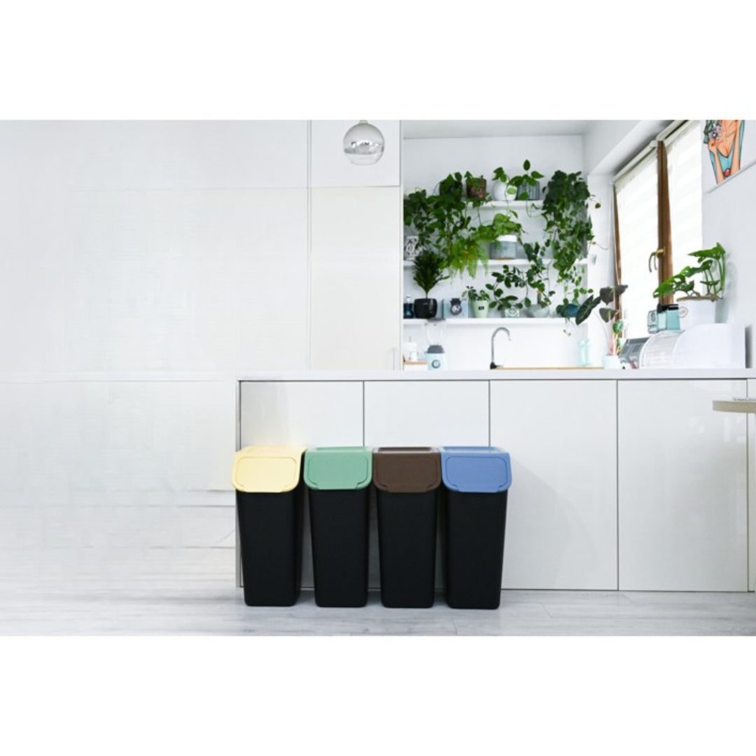 Set di 4 contenitori neri per la raccolta differenziata BINI da 4 x 35 L con coperchi blu/verde/giallo/marrone + 5 filtri al carbone