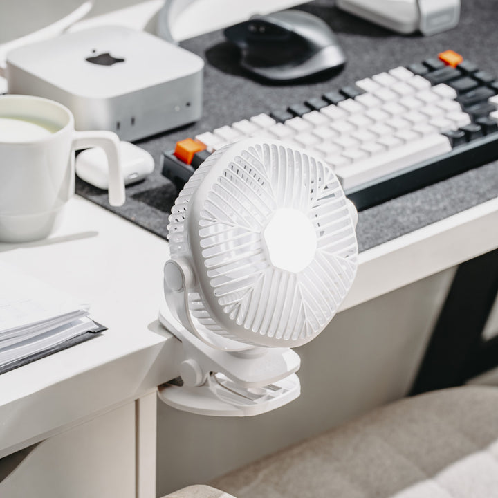 Ventilatore a batteria da 5"/12,7 cm con clip - USB / LED, AD 7335, Adler