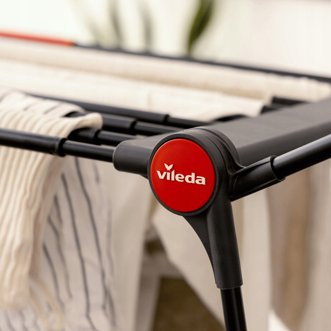 Stendibiancheria Vileda Infinity Flex Ultimate, colore nero, fino a 30 m di superficie di asciugatura, estensibile, struttura rialzata, ganci per la biancheria, rotelle integrate, 179620