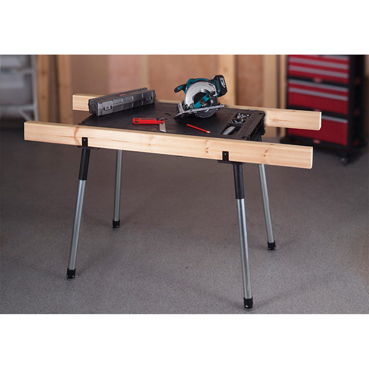 Tavolo da officina portatile Keter Jobmade, portata 453 kg, piedini antiscivolo, contenitore con morsetti sotto il piano, 239985