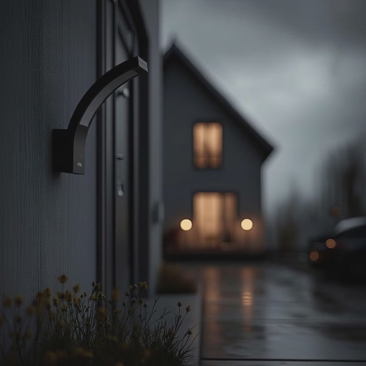 Lampada a LED con sensore di movimento a infrarossi MCE244 750lm 10W IP54 Maclean Energy